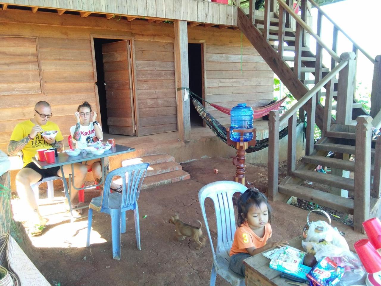 Mr Pov Home Stay Banlung Quarto foto